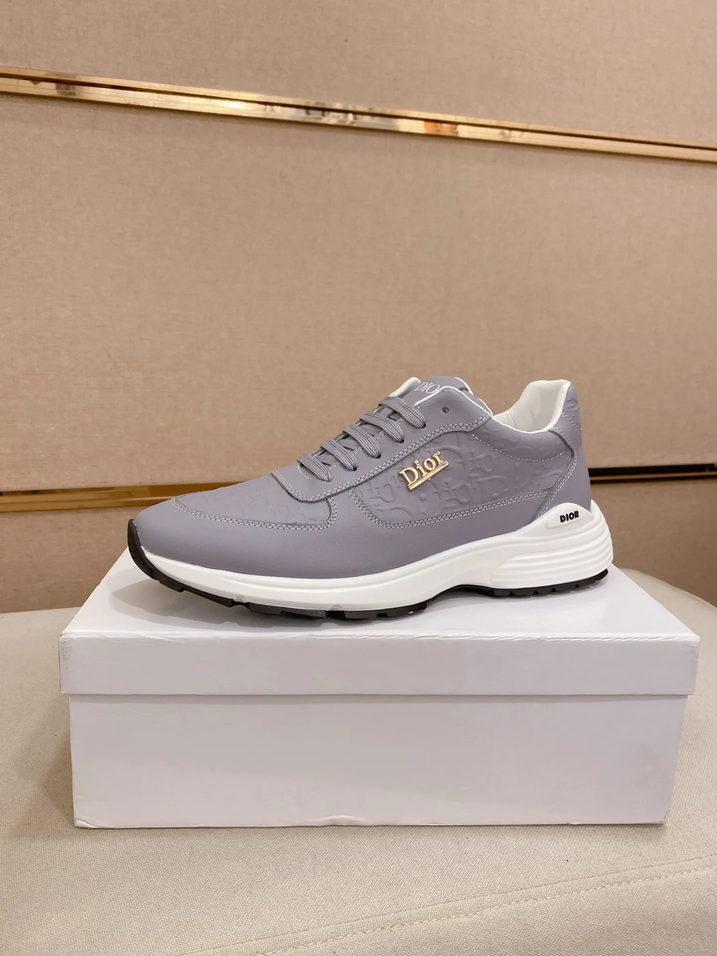 Men's shoes💰: 462💰 [Dior·Dior] New casual sports style men's shoes, new spring and summer design, perfect workmanship, lace-up style to create wardrobe quality, upper: imported first-layer cowhide, sheepskin lining is soft and comfortable, ultra-light TPU wear-resistant outsole, simple, versatile fashion men's shoes, excellent color code number 38--44. Can be customized 45 non-returnable